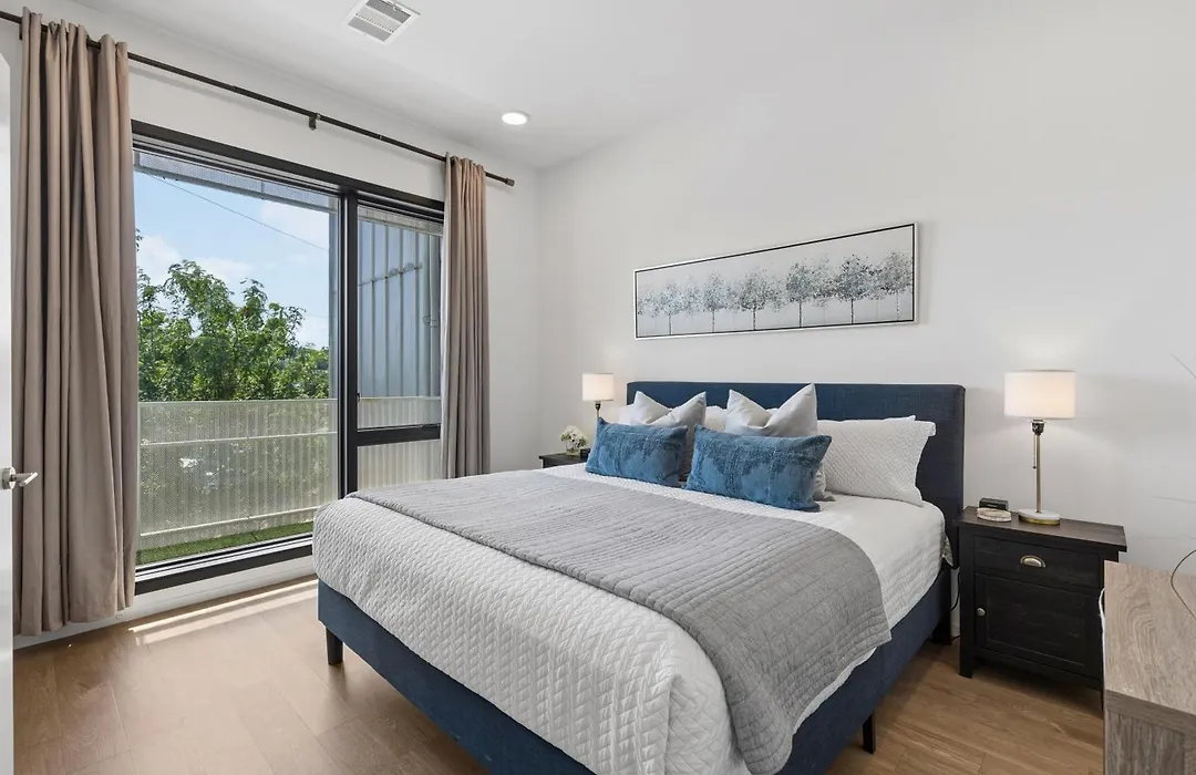 Gulch Condo With Pool Gym Private Patio & Garage-1